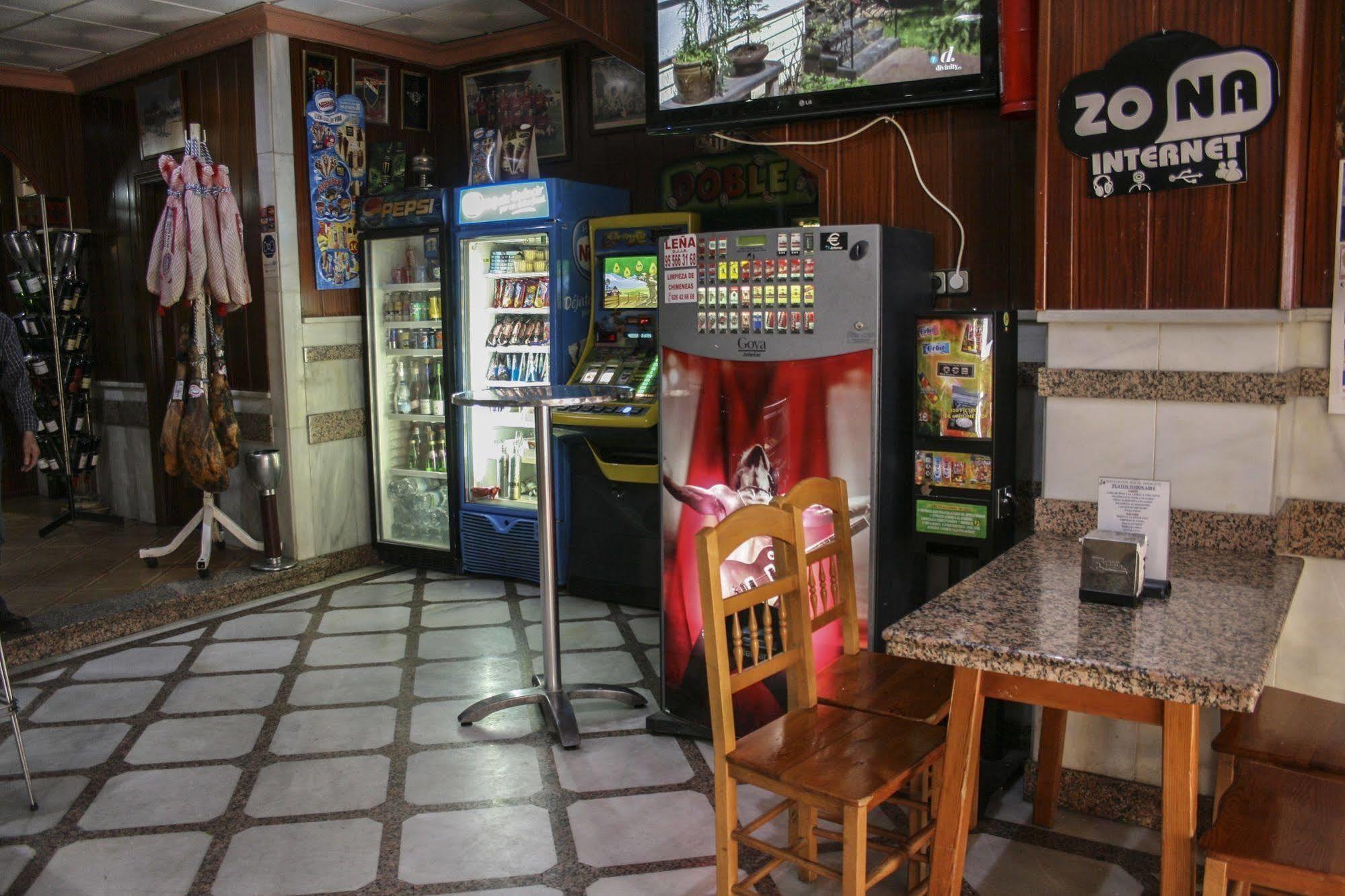 Hostal El Emigrante Dos Hermanas Ngoại thất bức ảnh