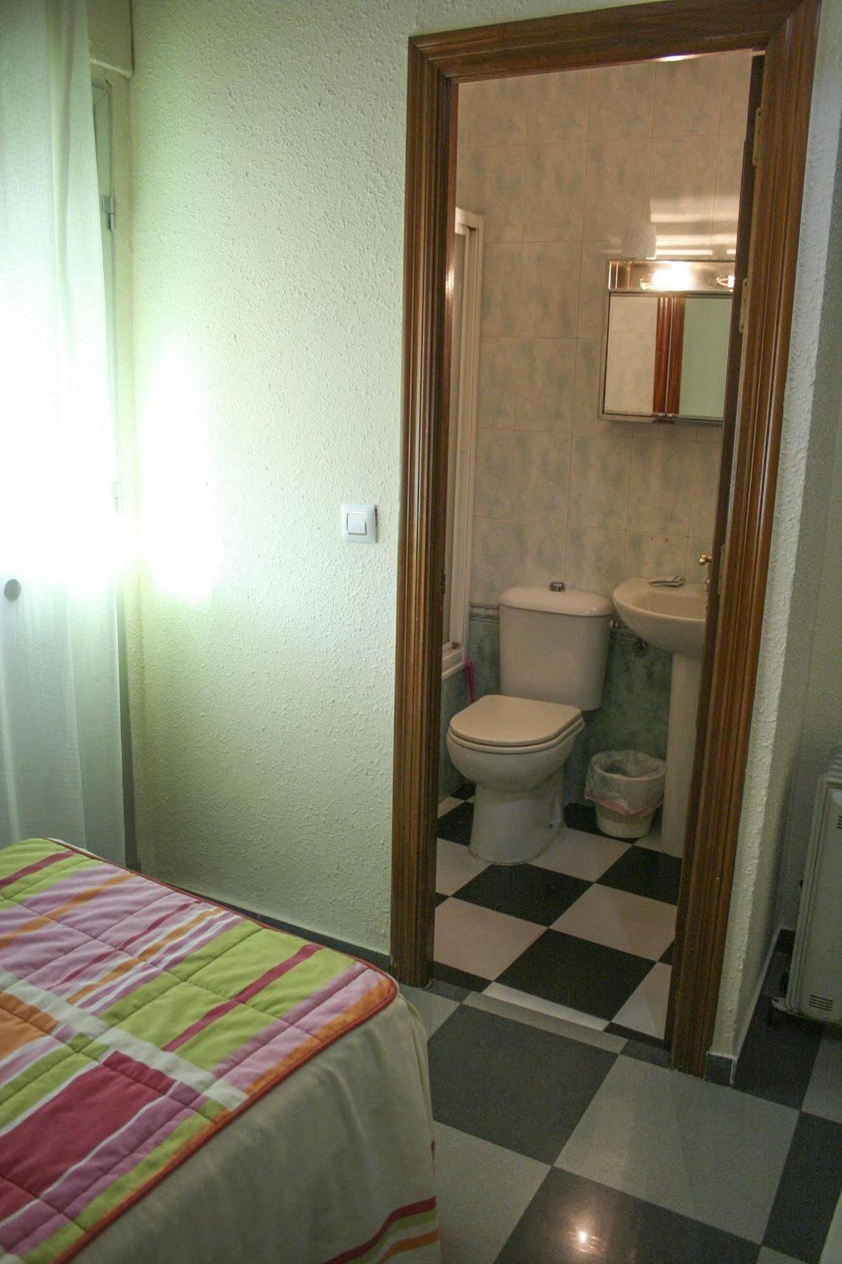 Hostal El Emigrante Dos Hermanas Ngoại thất bức ảnh