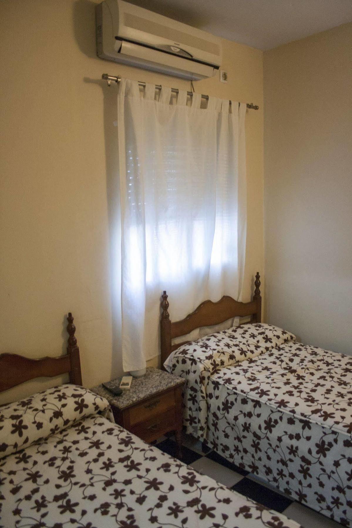Hostal El Emigrante Dos Hermanas Ngoại thất bức ảnh