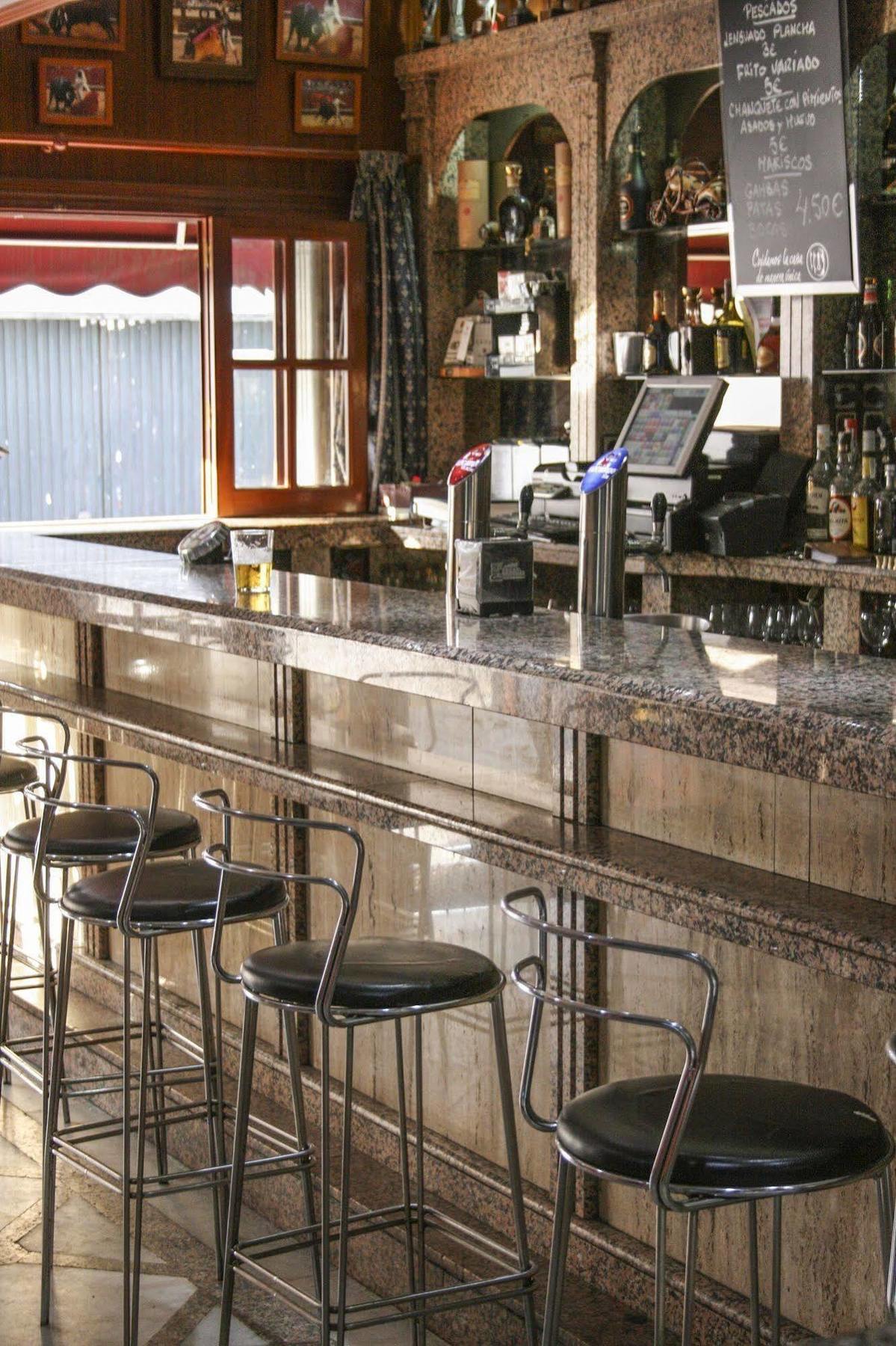 Hostal El Emigrante Dos Hermanas Ngoại thất bức ảnh