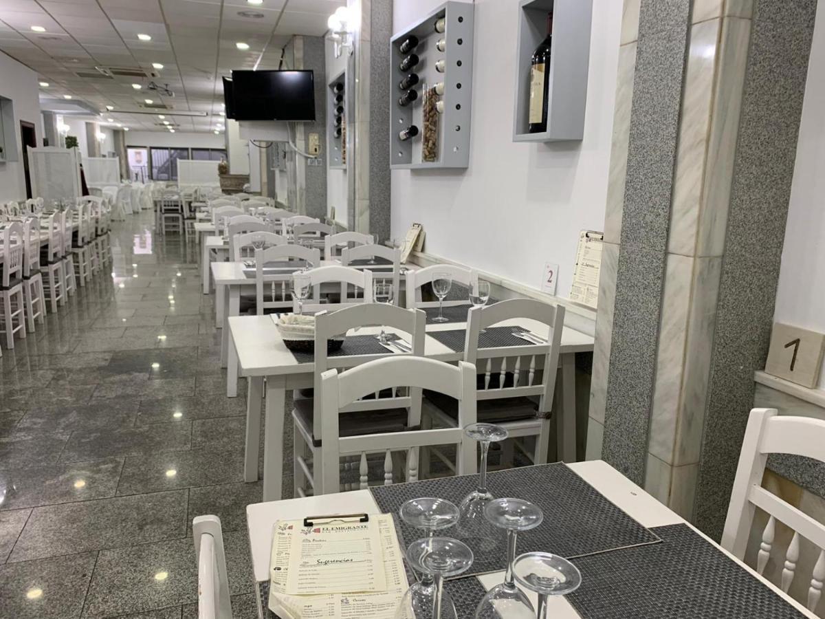 Hostal El Emigrante Dos Hermanas Ngoại thất bức ảnh